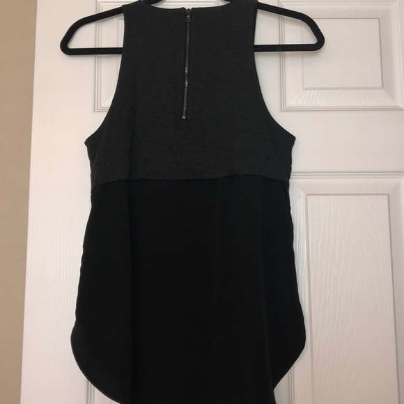 Banana republic dark grey mesh top - Picture 3 of 4